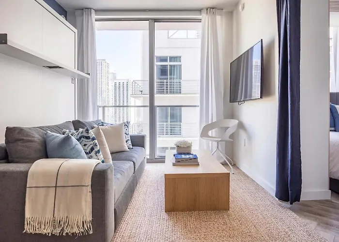 Boutique Condo In Dt Miami Perfect For Couples Fam Condo